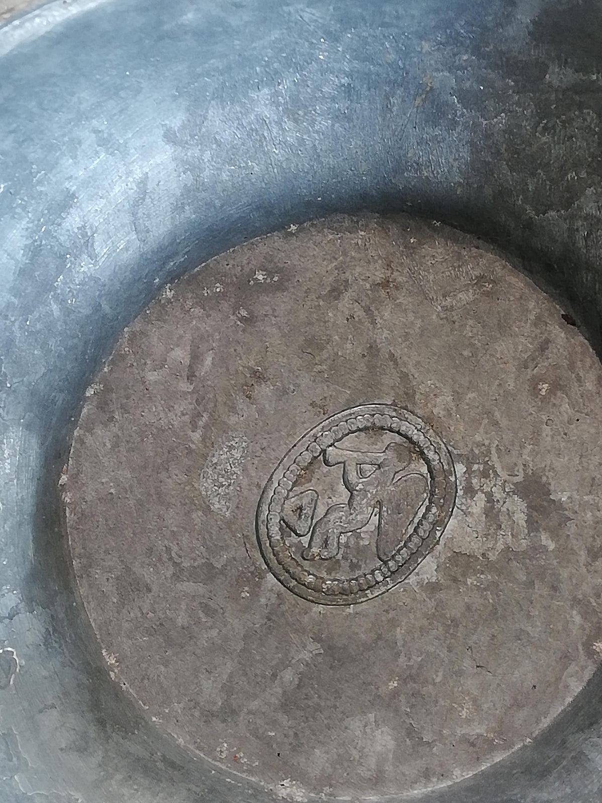 Rückansicht der zweiteiligen Vintage-Karaffe