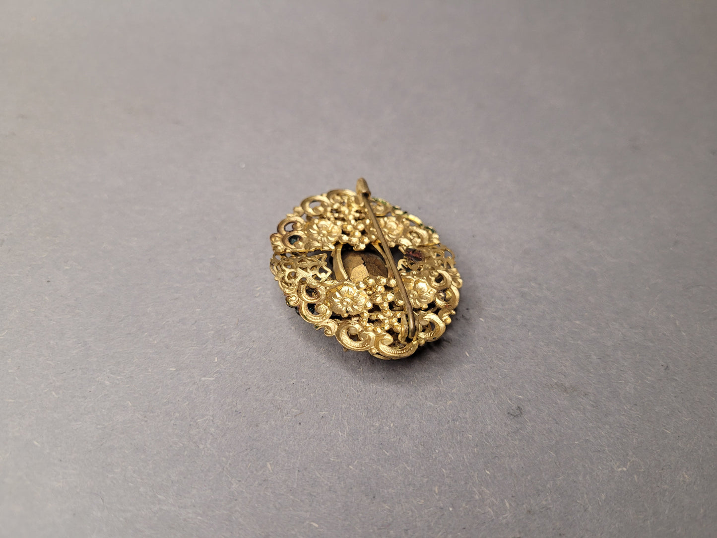 Antike Modeschmuck Brosche Art Deco, Rückseite.