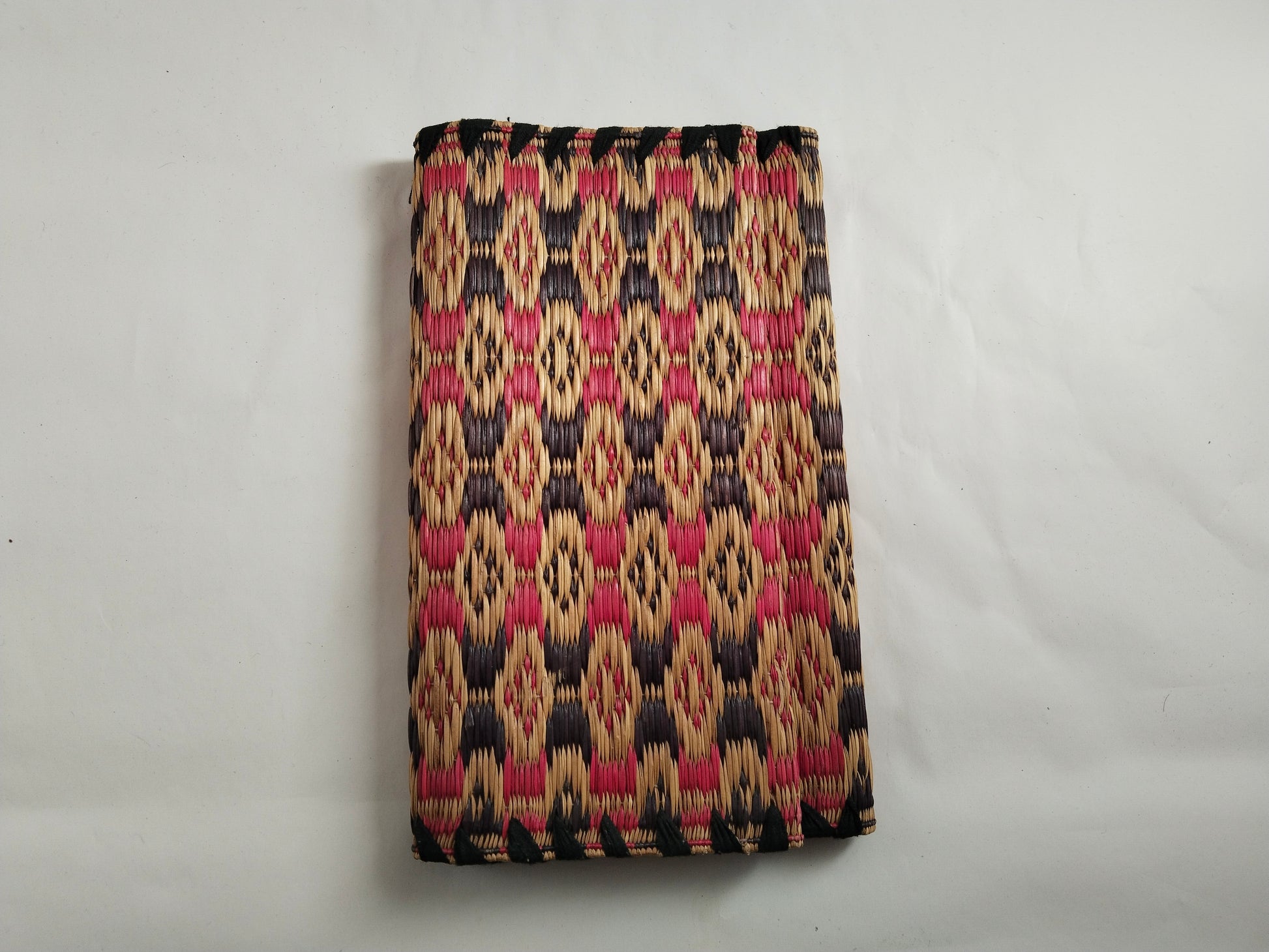Vintage Wiener Ball Clutch aus Raffia. Geschlossene Tasche.