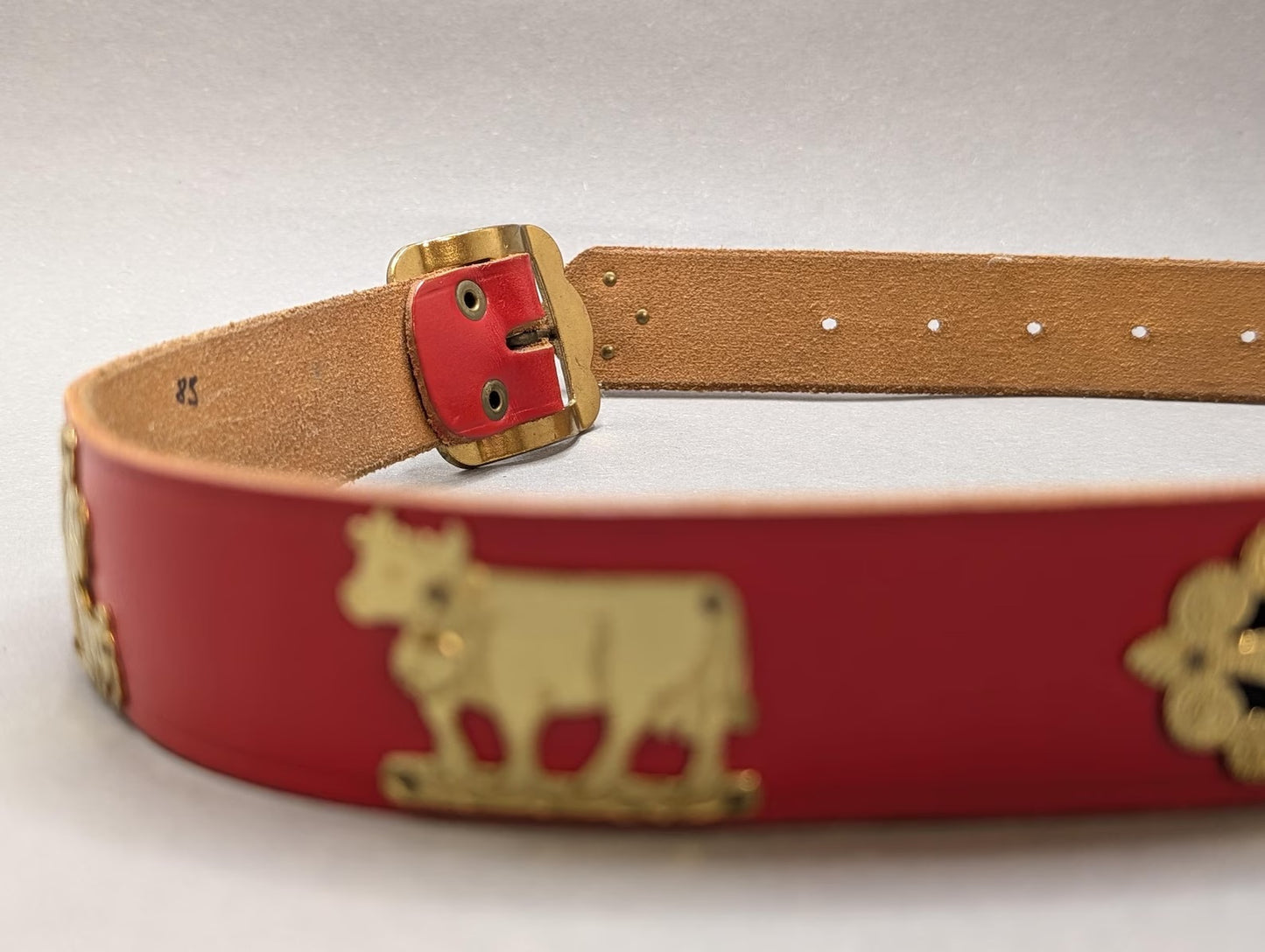 Appenzeller Sennengürtel Vintage – rotes Leder, 9 Messingbeschläge, Trachtengürtel 85 cm