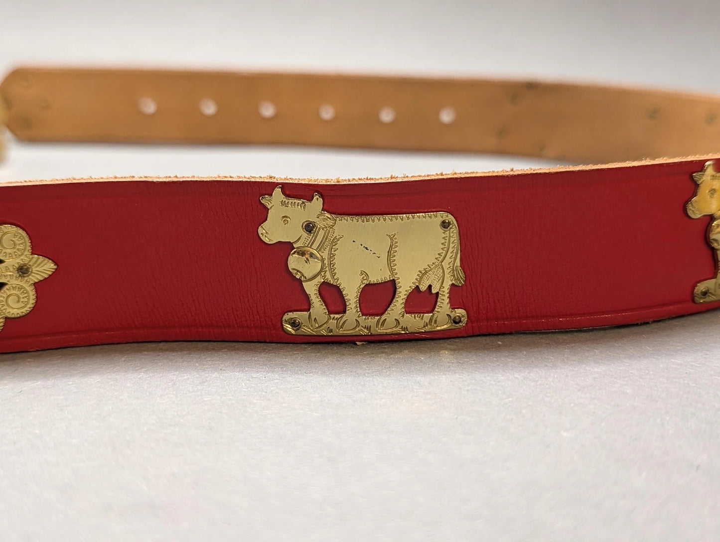 Appenzeller Sennengürtel Vintage – rotes Leder, 9 Messingbeschläge, Trachtengürtel 85 cm