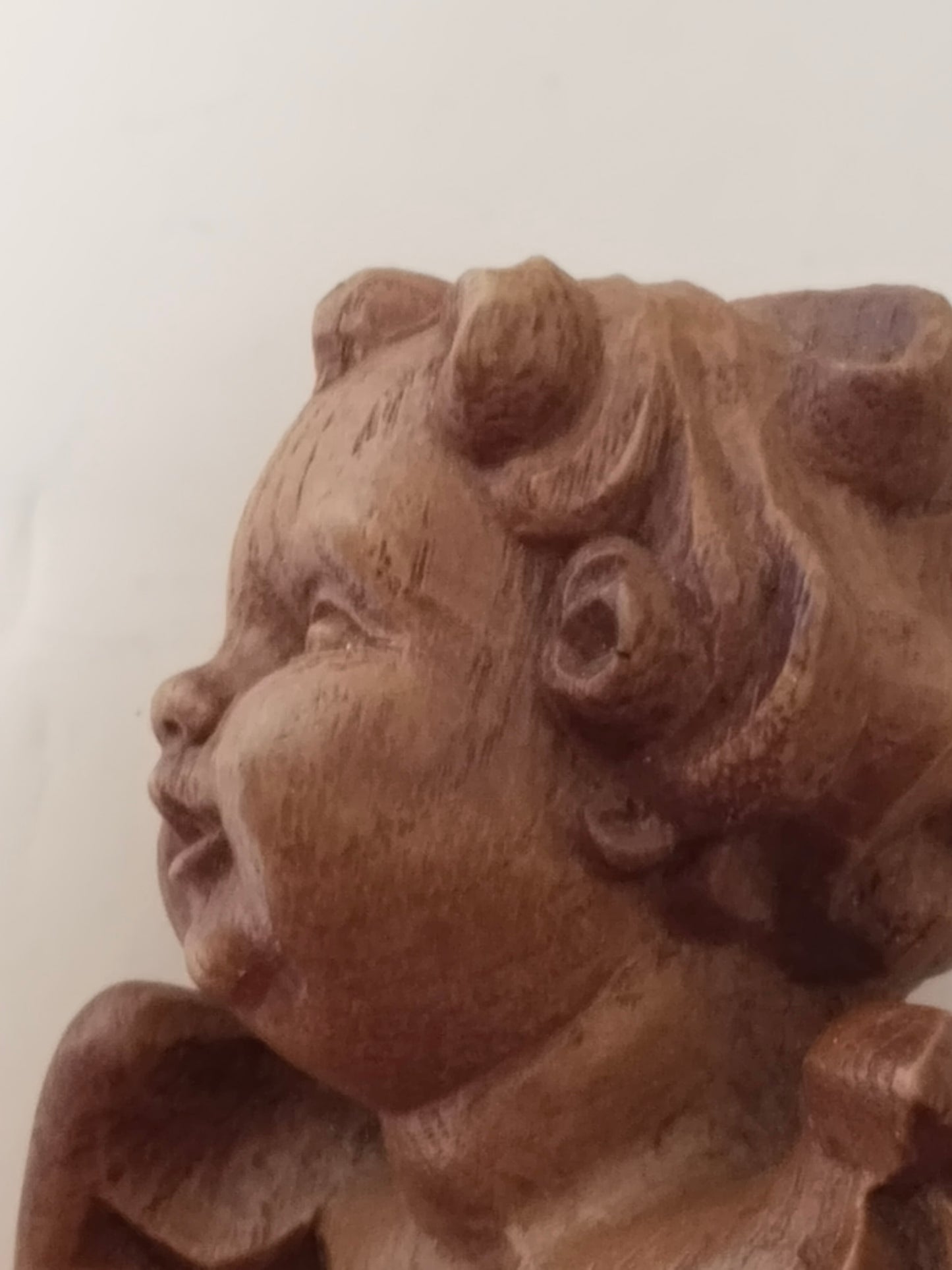 Engelskopf-Wandplakette aus Holz, Barock-Stil – Dekorative Putte mit Flügeln