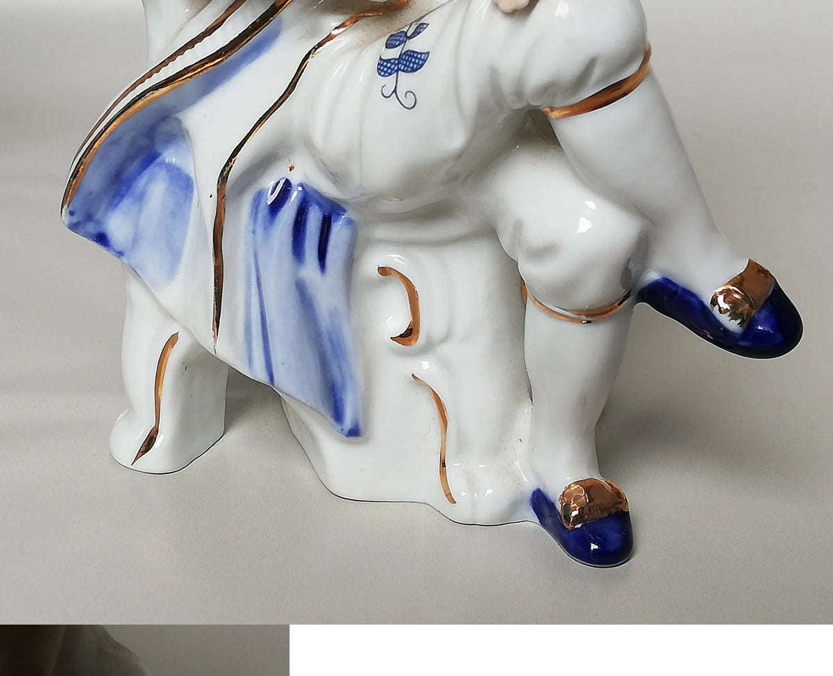 Paire de figurines en porcelaine de style rococo – Cavalier et dame, bleu cobalt et or cuivré, vintage années 1990