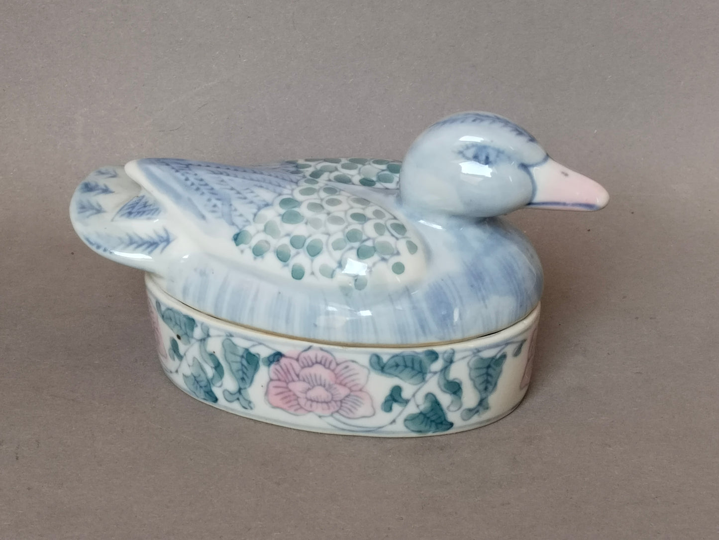 Porzellan Enten-Deckeldose – Blütendekor Blau Rosa, Vintage Schmuckdose, St. Pölten Fund