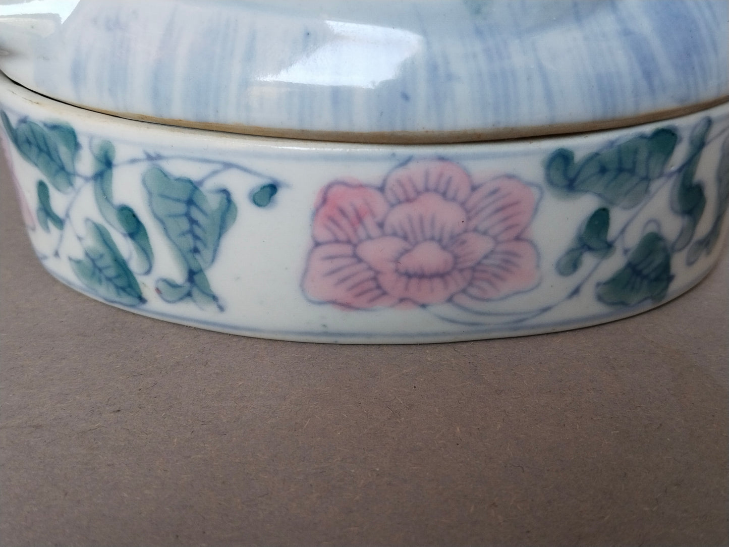 Porzellan Enten-Deckeldose – Blütendekor Blau Rosa, Vintage Schmuckdose, St. Pölten Fund