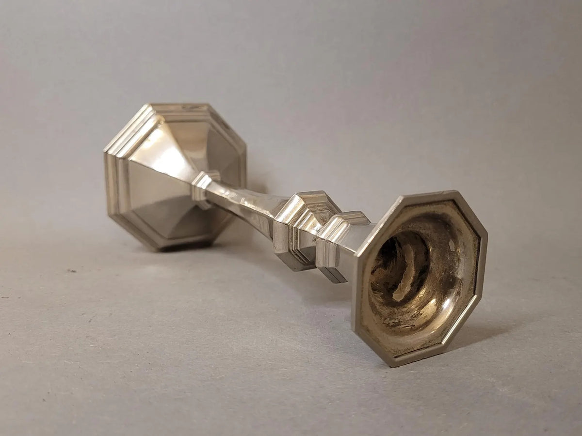 Versilberter Kerzenleuchter mit achteckigem Fuß – Vintage Tafelleuchter im georgianischen Stil, 18 cm