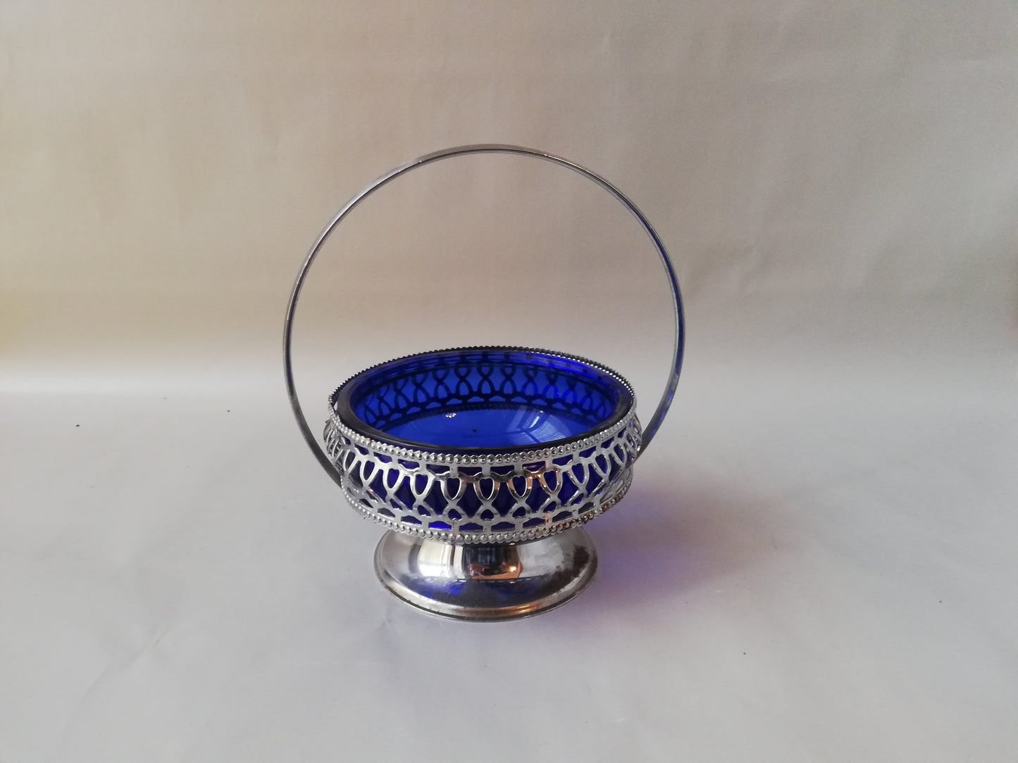 Vintage Glasschale blau mit versilbertem Rahmen