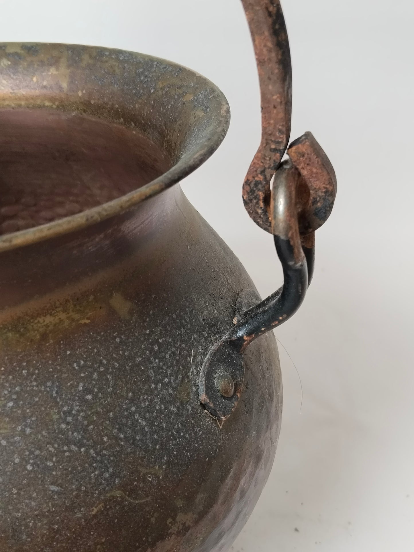Chaudron ancien en cuivre forgé à la main – Fer forgé, Eisenstadt, env. 1880–1930