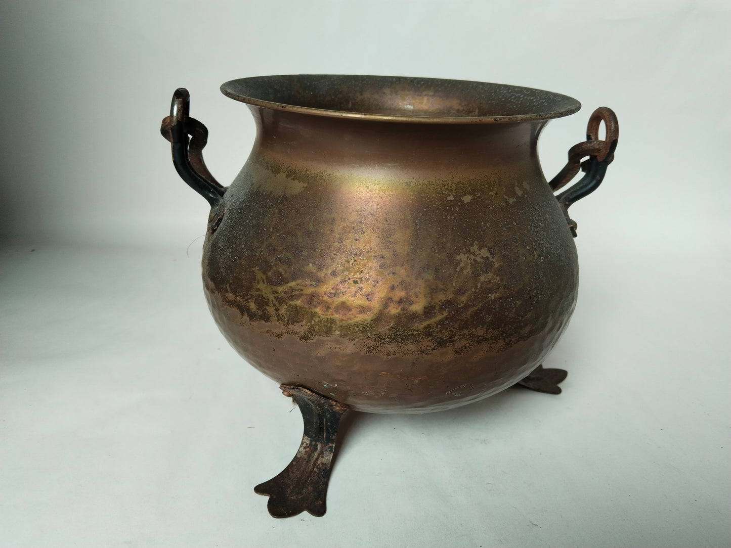 Chaudron ancien en cuivre forgé à la main – Fer forgé, Eisenstadt, env. 1880–1930