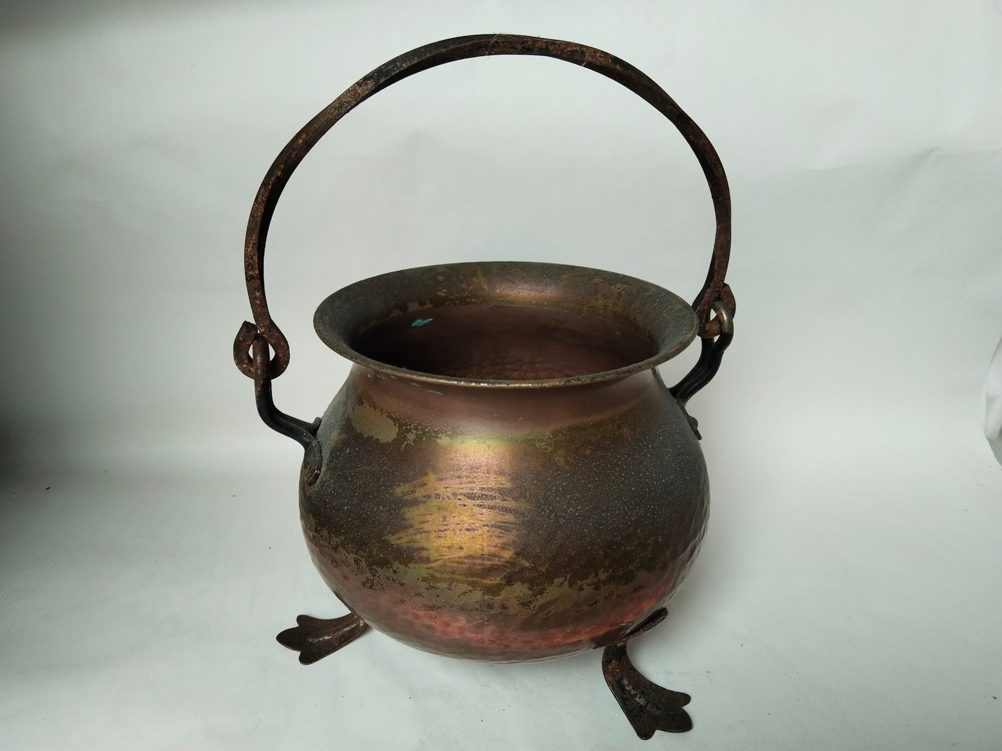 Chaudron ancien en cuivre forgé à la main – Fer forgé, Eisenstadt, env. 1880–1930