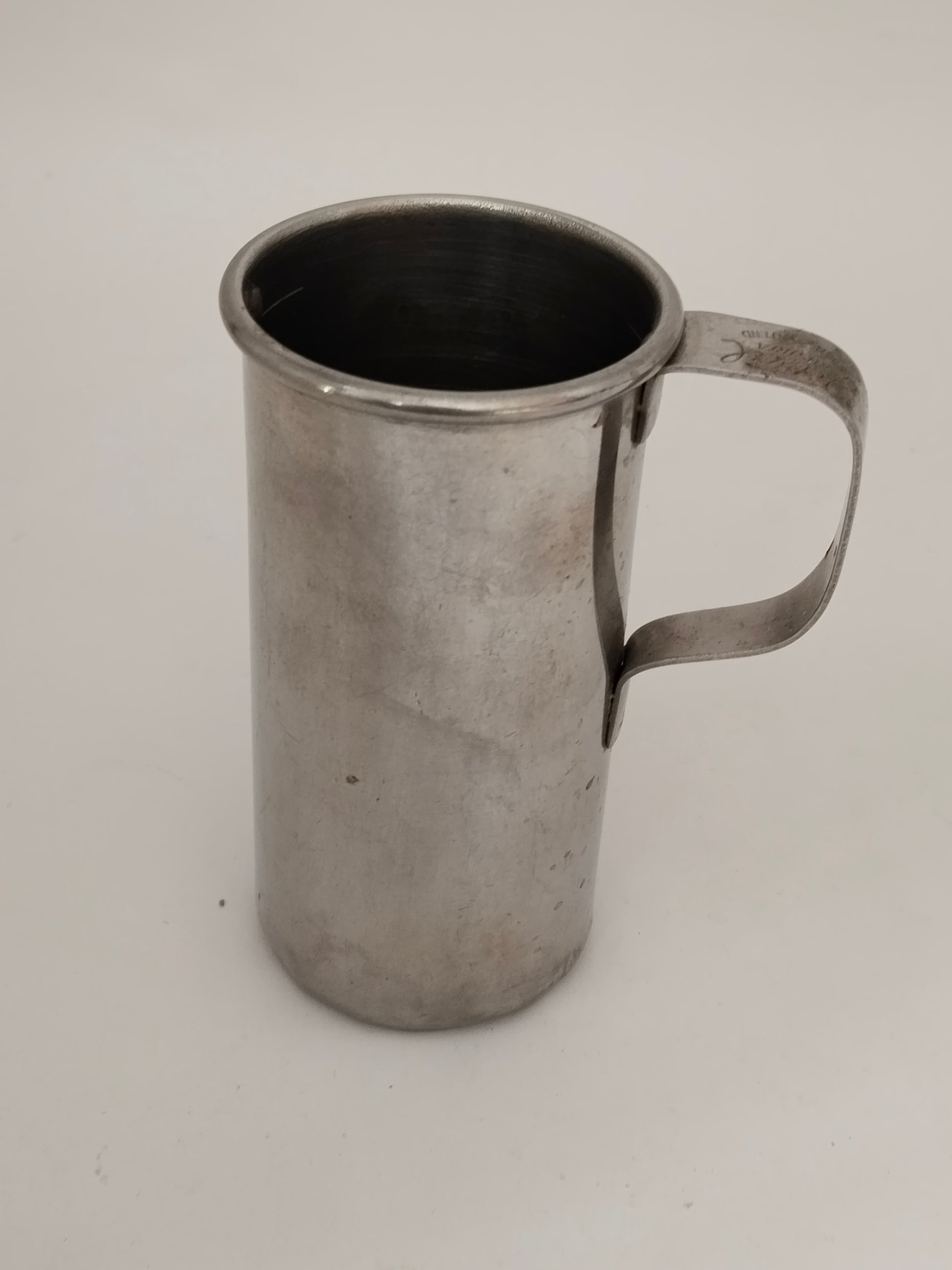 Antiker Messbecher 1/8 Liter Ideal Austria mit Henkel rechts