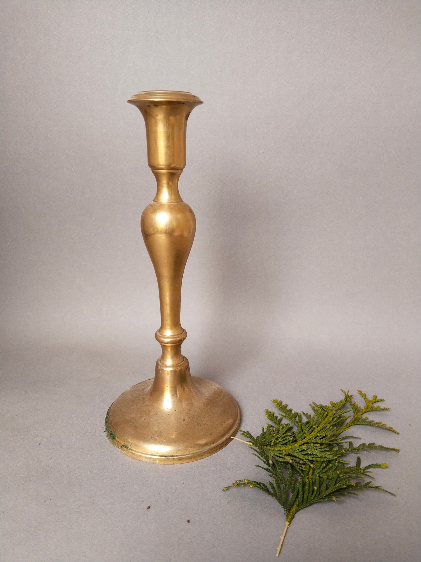 Massiver Vintage Messing Kerzenständer 21 cm hoch für gehobenes Wohnen