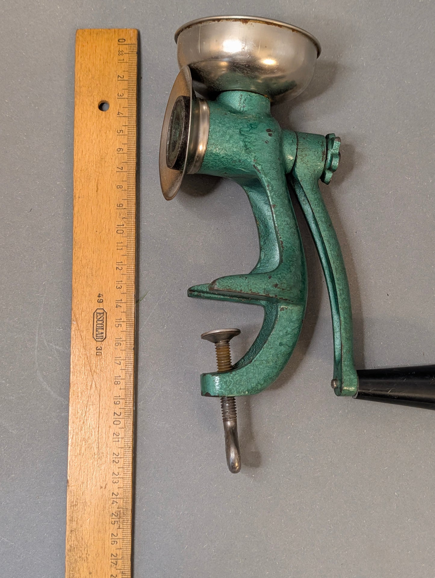 Mohnmühle mit Lineal: Höhe 18 cm, Schüssel-Durchmesser 7 cm