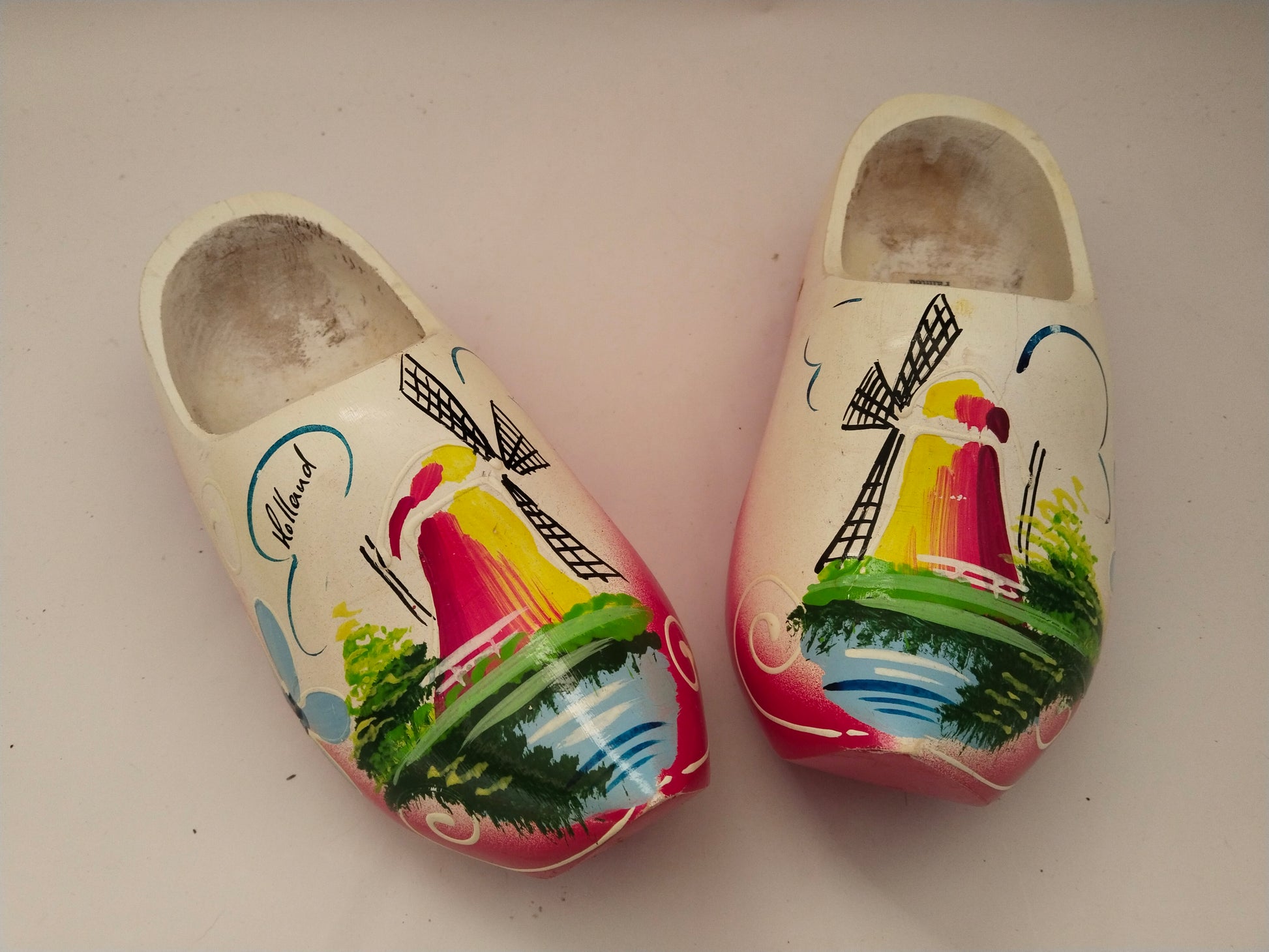 Handbemalte niederländische Holzschuhe Vintage