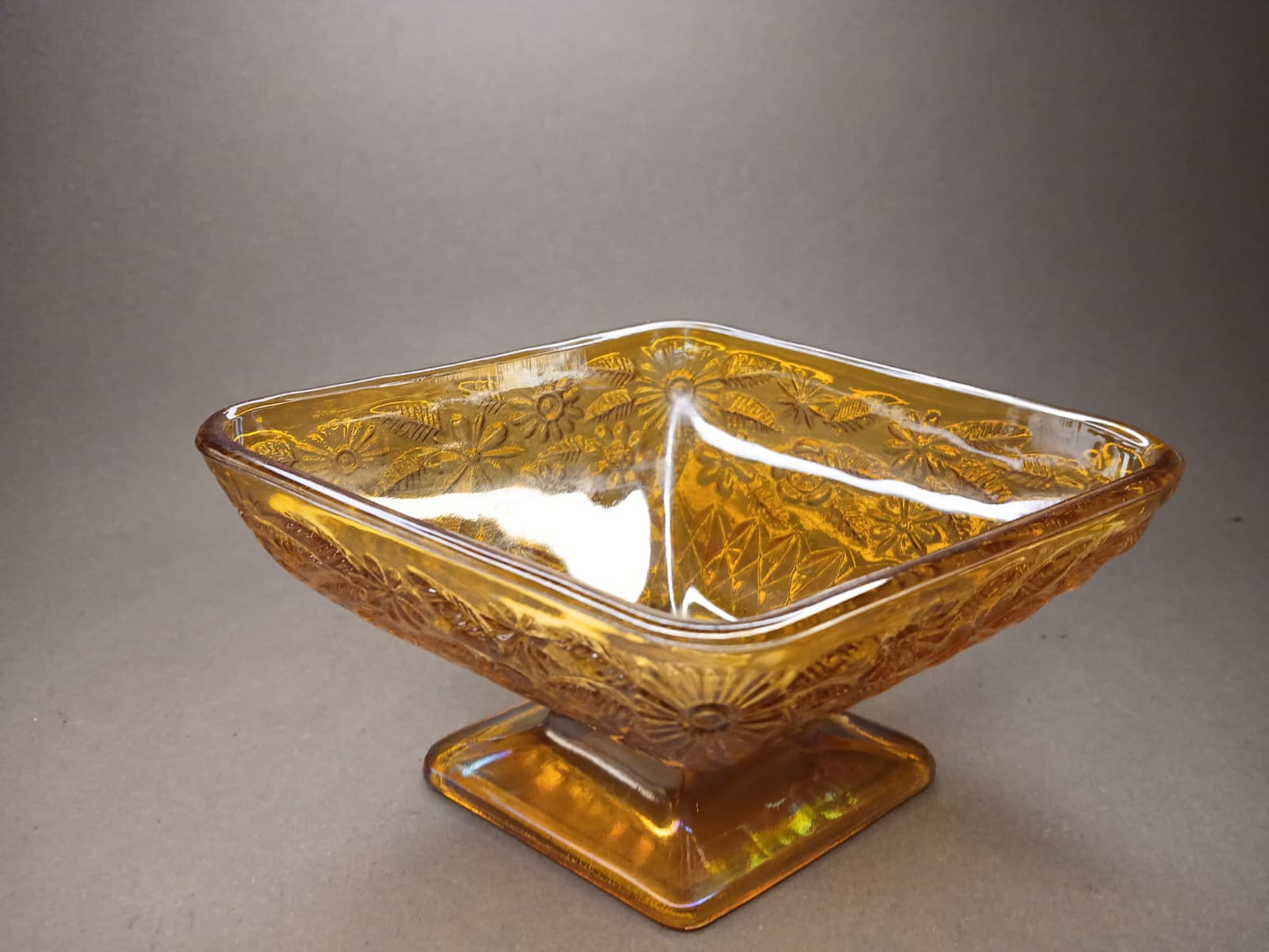 Art Deco Fußschale Bernstein – Irisierendes Karnevalsglas, ca. 1930-1950