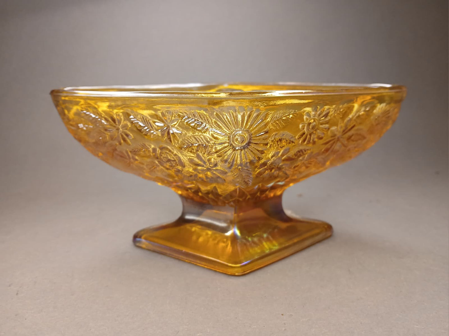 Art Deco Fußschale Bernstein – Irisierendes Karnevalsglas, ca. 1930-1950