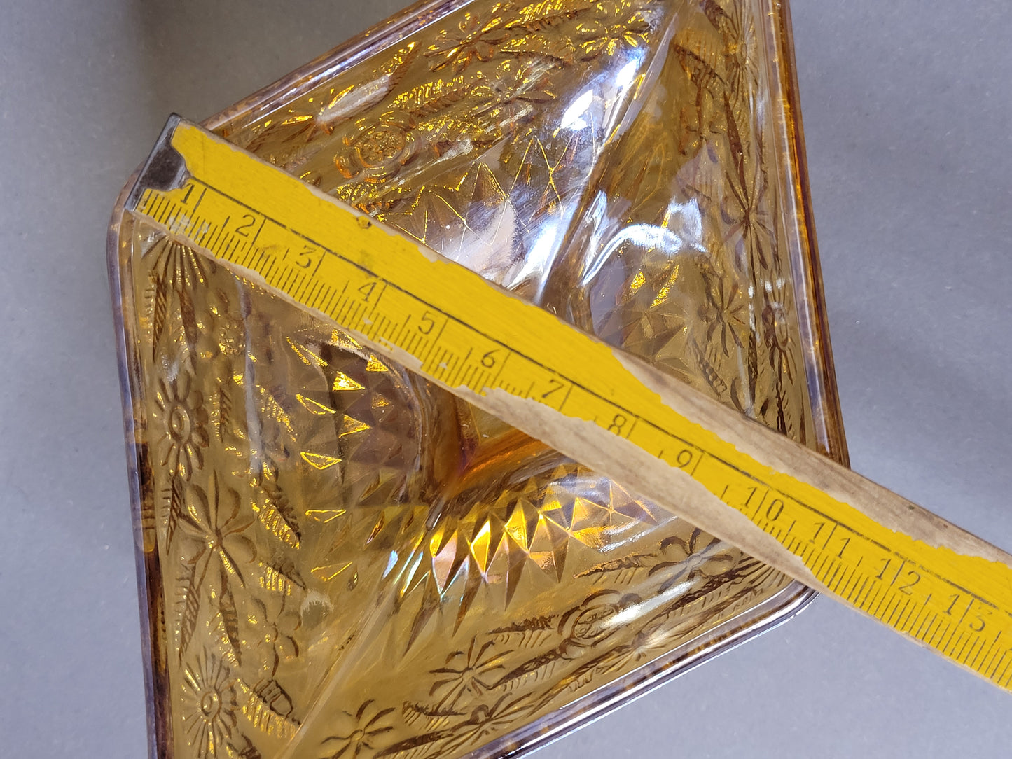 Art Deco Fußschale Bernstein – Irisierendes Karnevalsglas, ca. 1930-1950