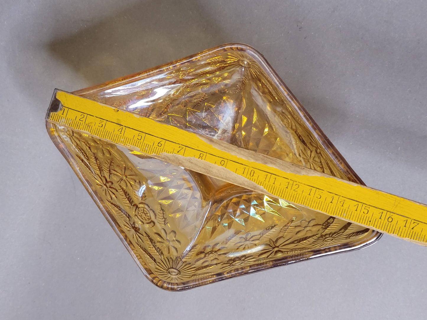 Art Deco Fußschale Bernstein – Irisierendes Karnevalsglas, ca. 1930-1950