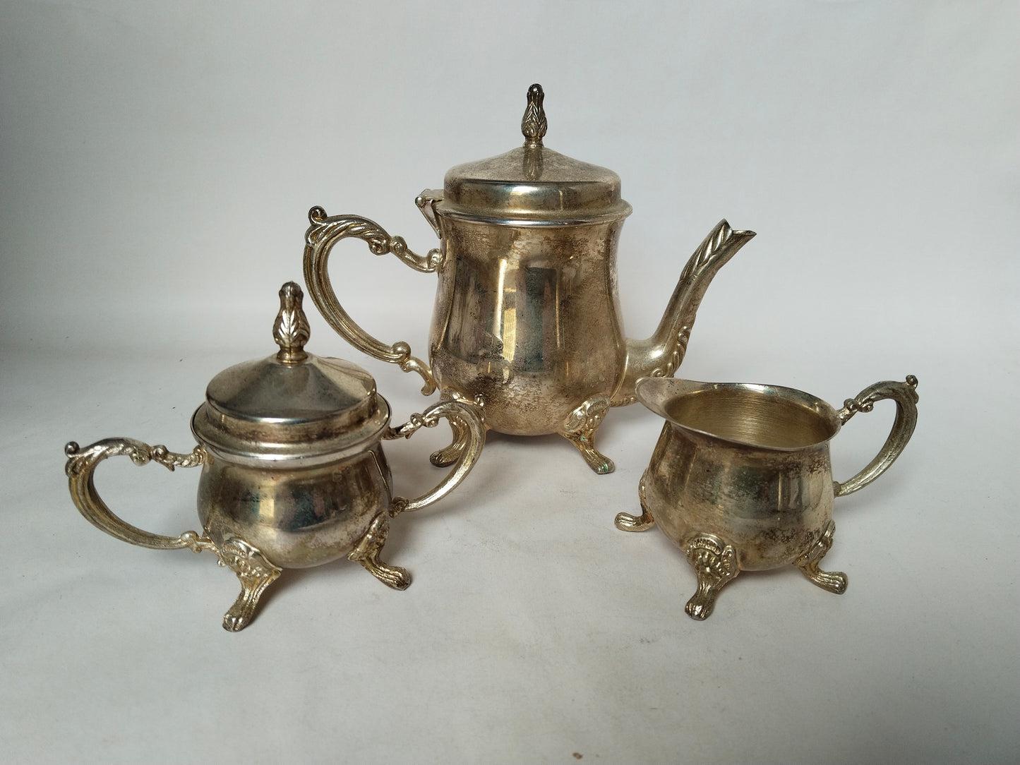 Dreiteiliges versilbertes Teeservice im Barockstil – Kanne, Zuckerdose und Milchkännchen als Gesamtset, Vintage Österreich
