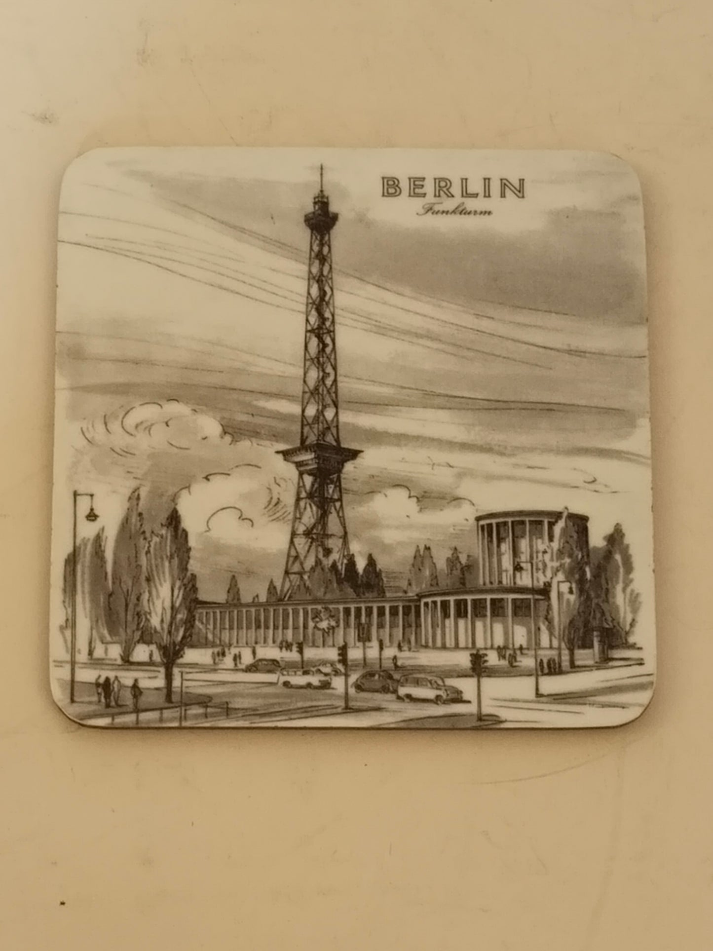 Berlin Untersetzer 6er-Set – Vintage Melamin Korkuntersetzer, Schwarz-Weiß Stadtansichten W-Germany