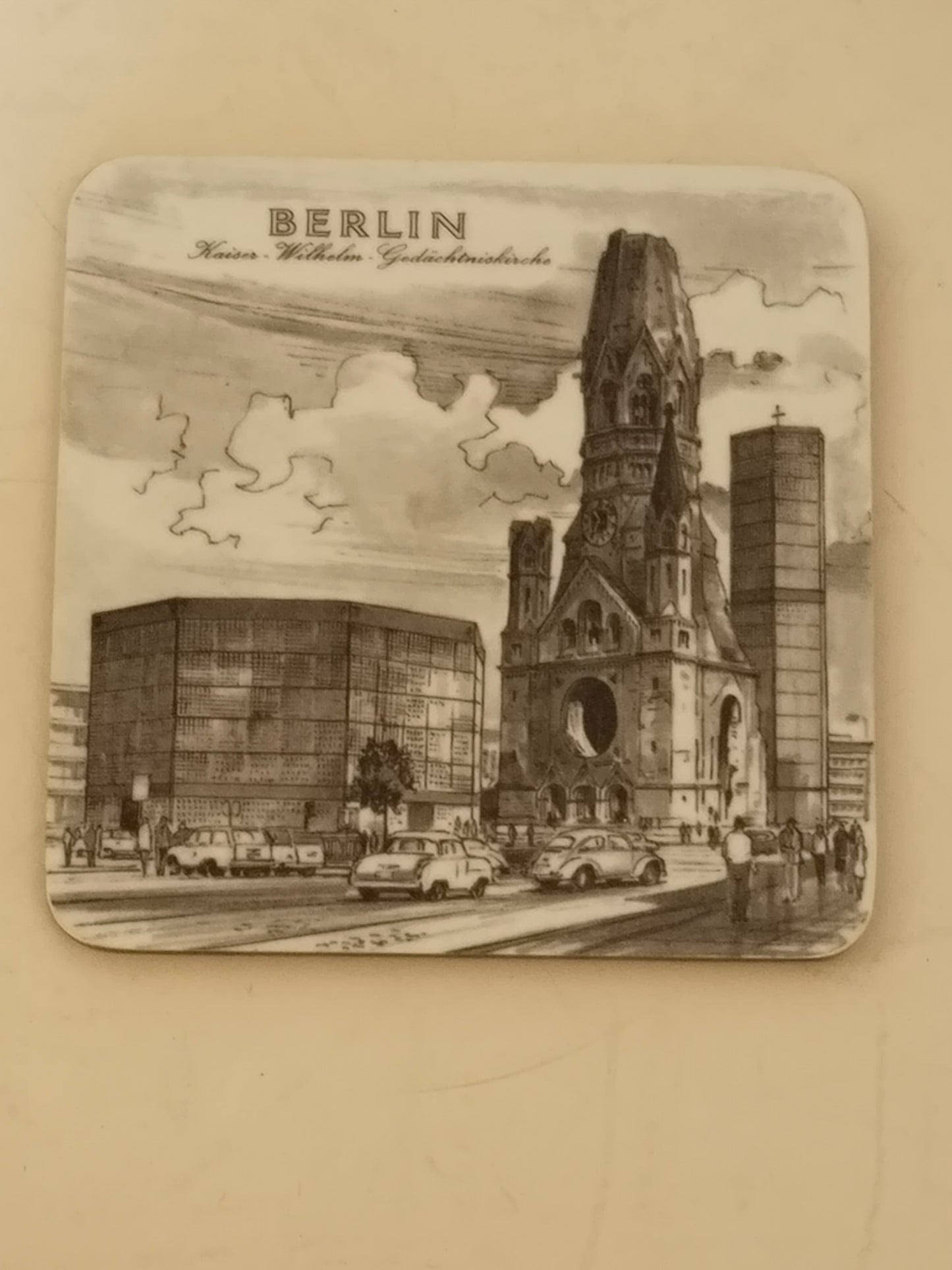 Berlin Untersetzer 6er-Set – Vintage Melamin Korkuntersetzer, Schwarz-Weiß Stadtansichten W-Germany