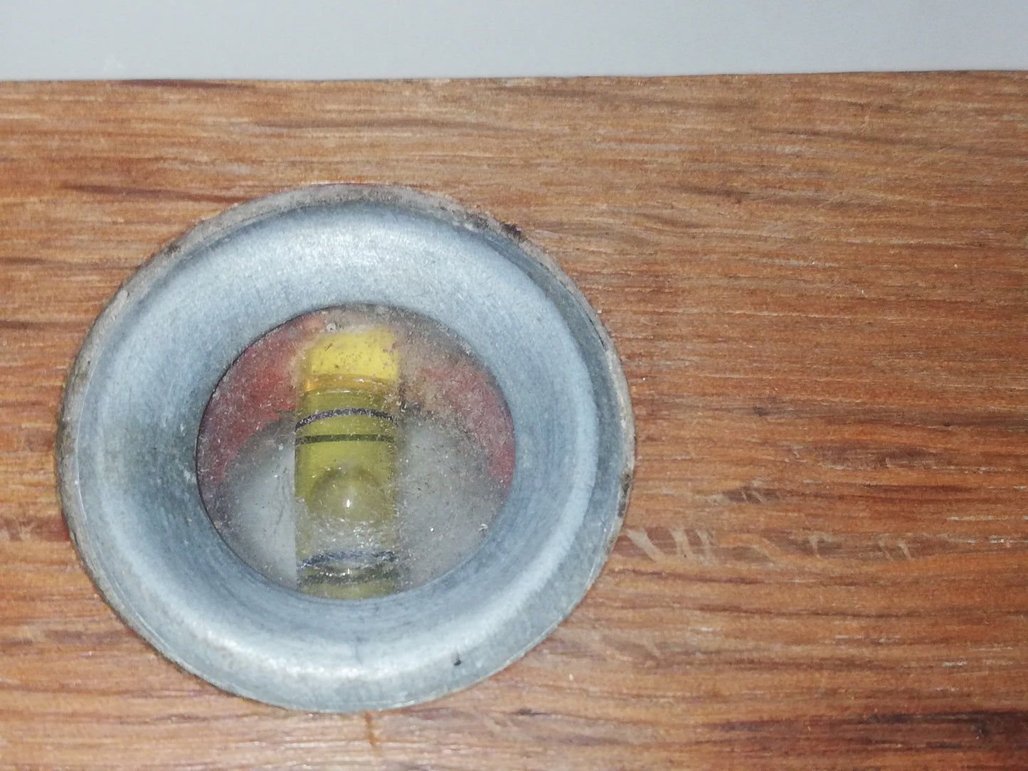Vintage Wasserwaage 1950er Jahre Werkzeug mit Auge.