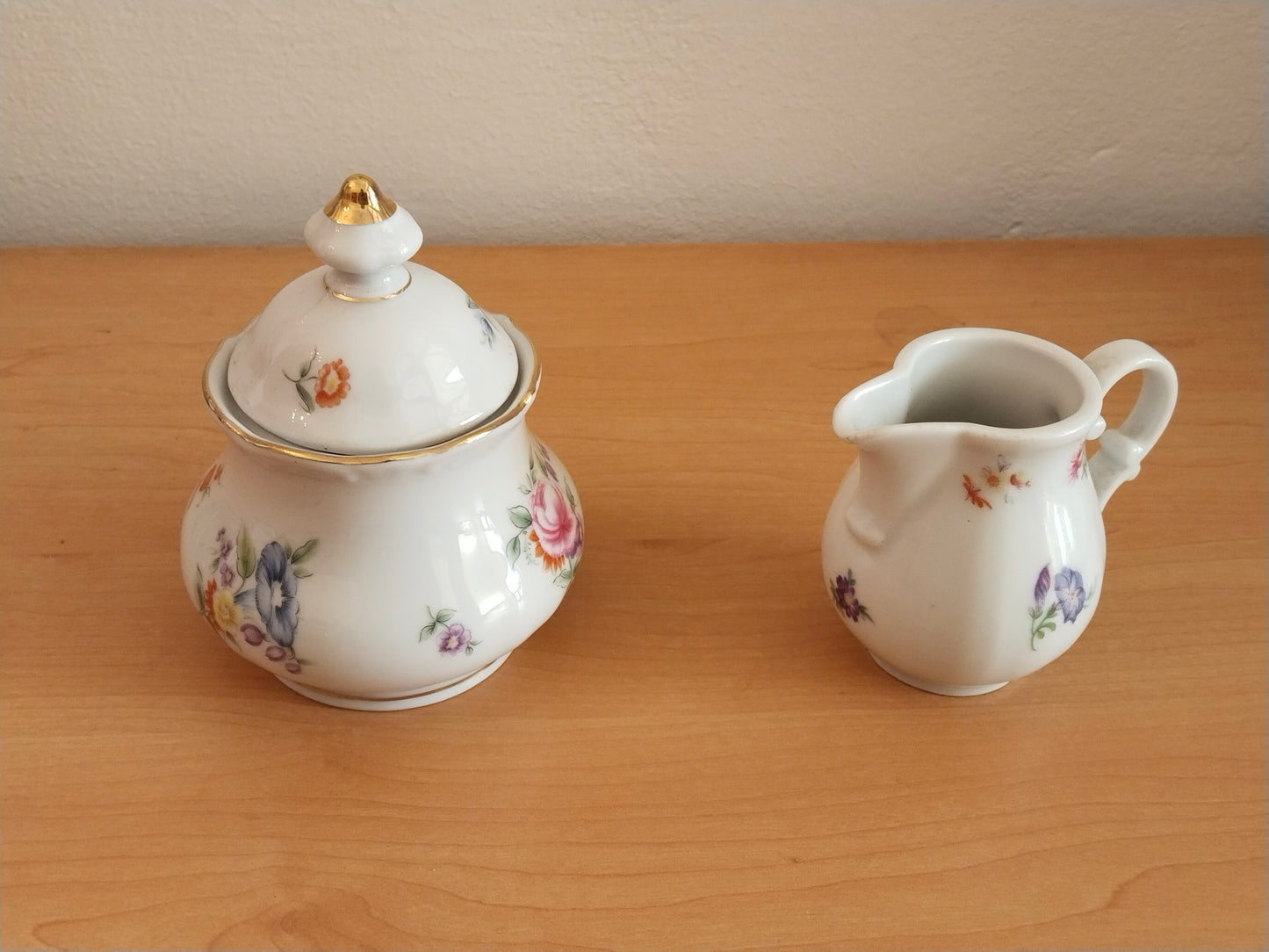 Vintage Porzellan-Zuckerdose „Burg-Lindau“ – Klassisches Dekor mit Goldrand – ca. 1960er Jahre