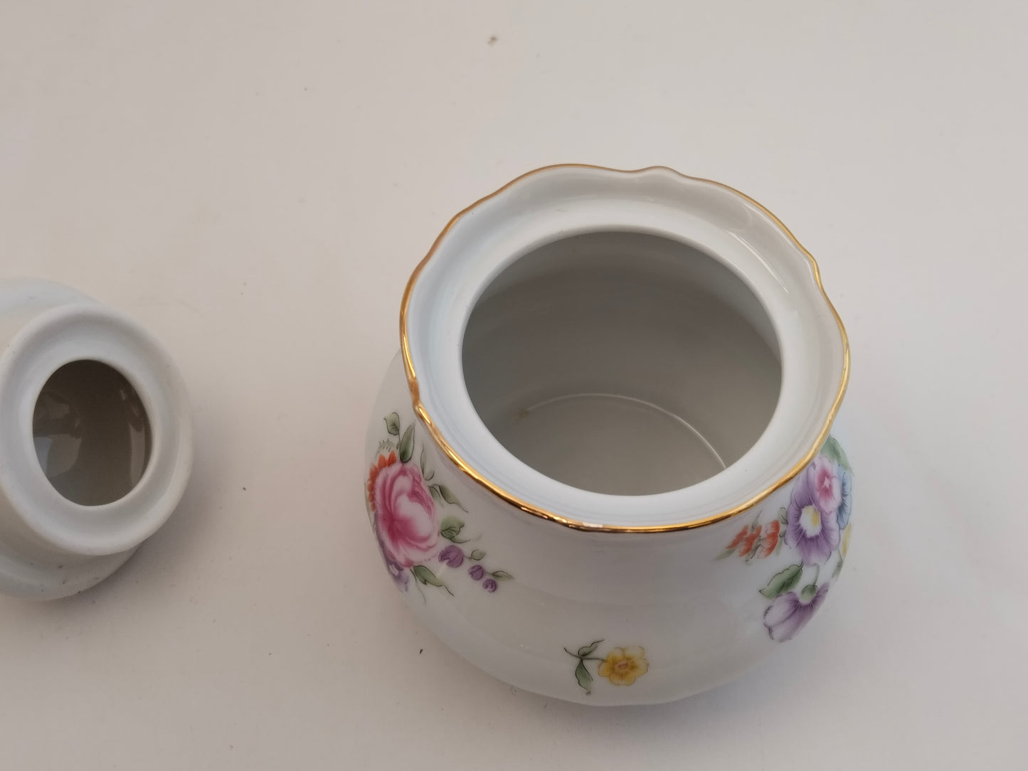 Vintage Porzellan-Zuckerdose „Burg-Lindau“ – Klassisches Dekor mit Goldrand – ca. 1960er Jahre