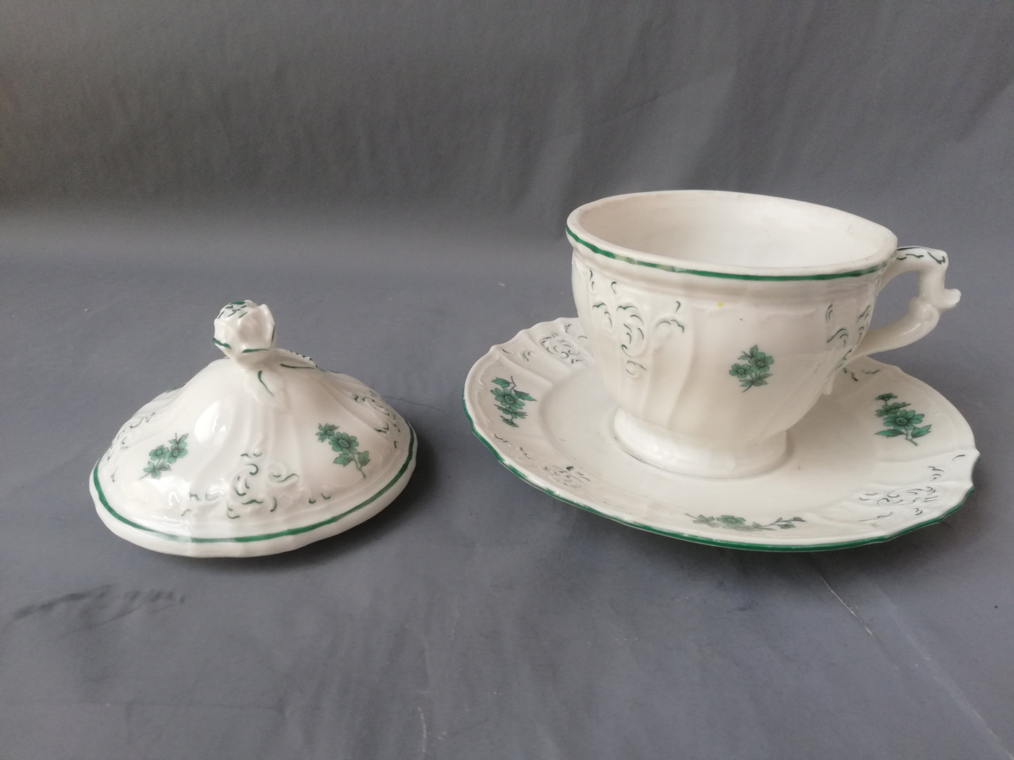 Böhmische Porzellan-Zuckerdose im Rokoko-Stil – Haas & Czjzek, Schlaggenwald, ca. 1950er Jahre