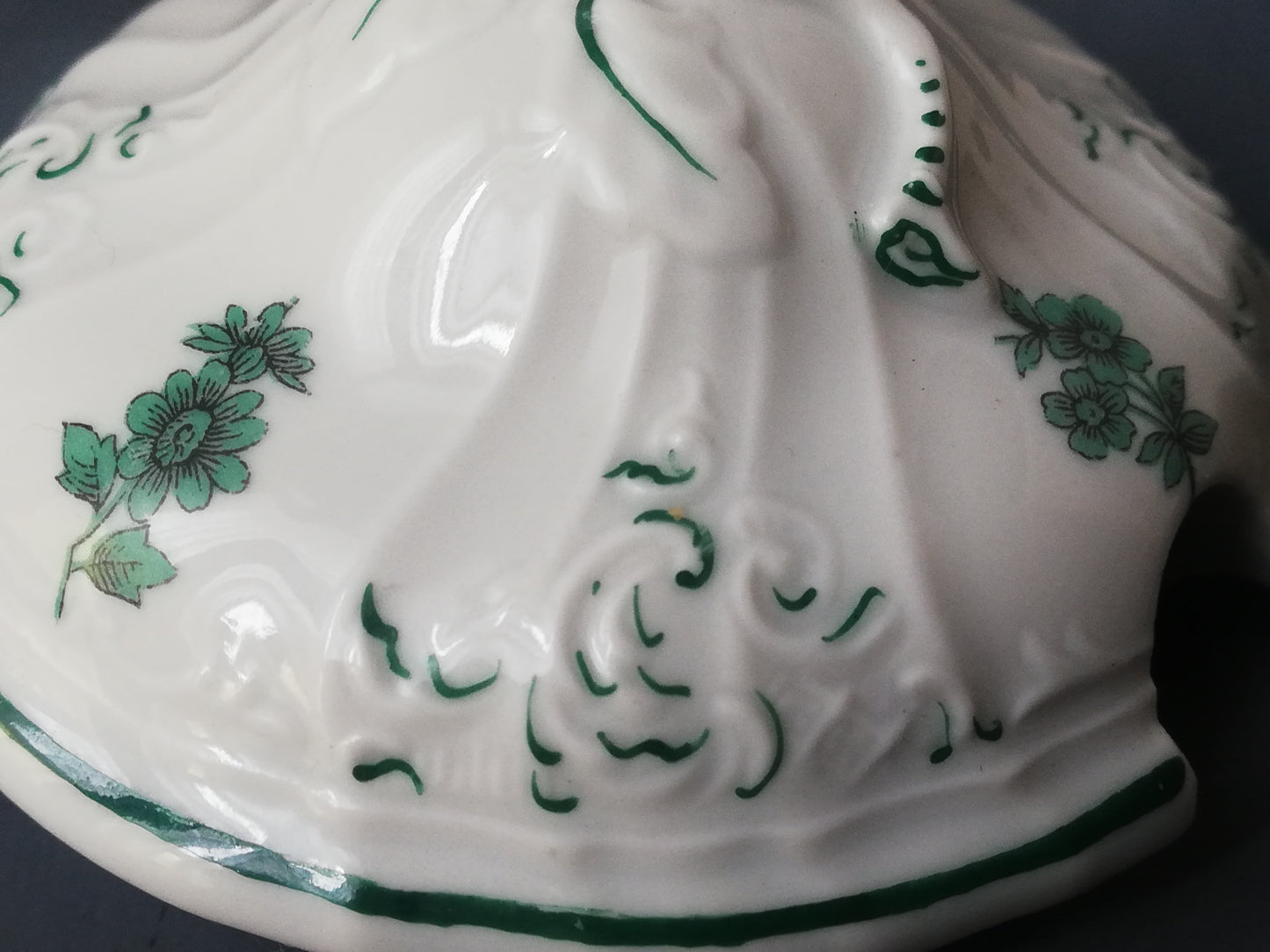 Böhmische Porzellan-Zuckerdose im Rokoko-Stil – Haas & Czjzek, Schlaggenwald, ca. 1950er Jahre