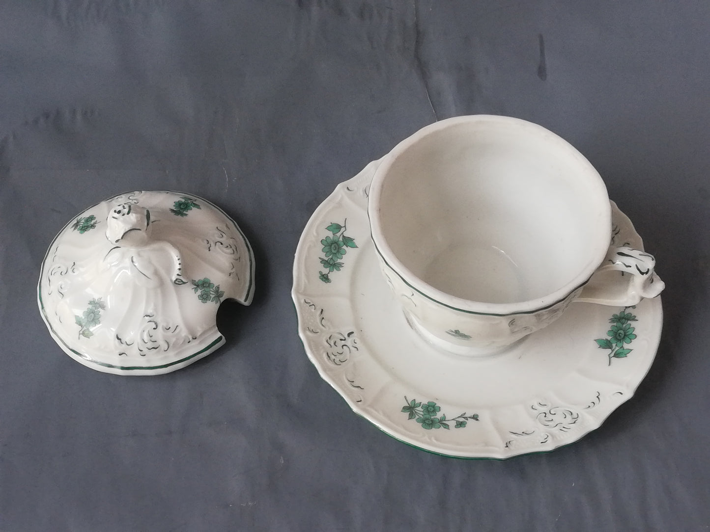 Böhmische Porzellan-Zuckerdose im Rokoko-Stil – Haas & Czjzek, Schlaggenwald, ca. 1950er Jahre