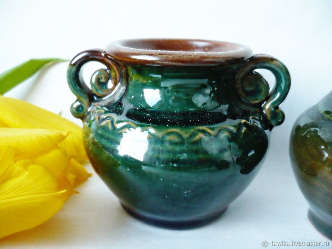 Kleine Keramikvase im Detail