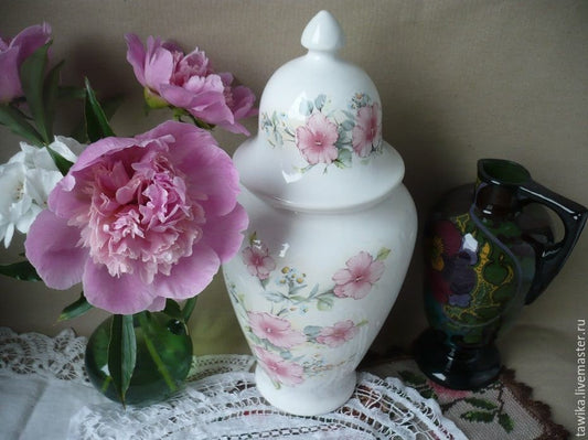 Großer Ingwertopf aus Porzellan mit Blumendekor und Deckel – Gesamtansicht, Vintage Österreich 1980er