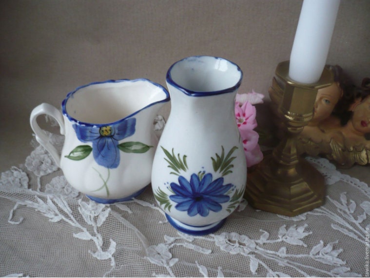 Krüglein und Vase als kleines Sommer-Ensemble dekoriert
