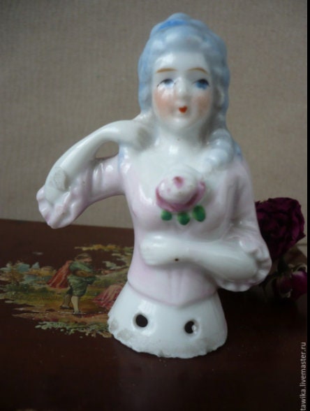 Detail des Gesichts der japanischen Halbfigur