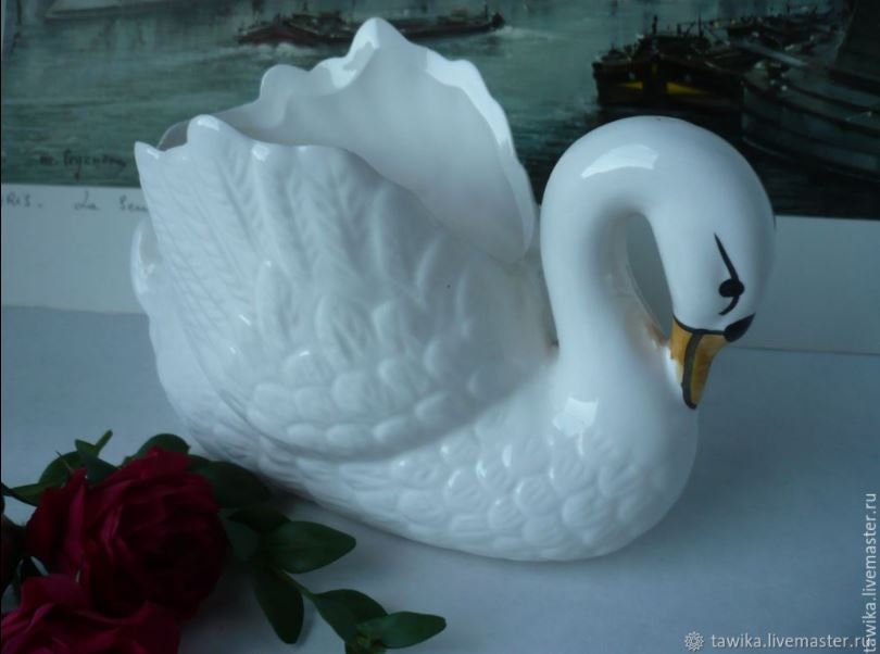 Öffnung des Schwan-Übertopfs von oben