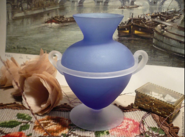 Blaue Glasvase in Amphorenform – Gesamtansicht, Vintage Österreich 1970er