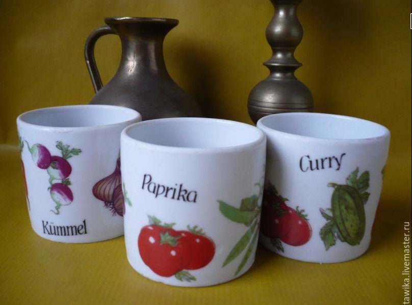 Porcelain spice jars for curry, paprika and caraway seeds. Vintage, Germany