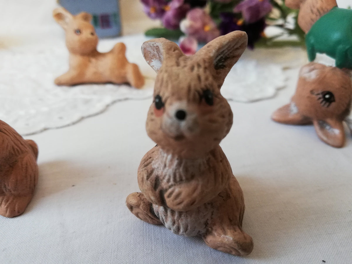 Kopfstand-Hase mit fehlendem Fuß, Zustandsdetail