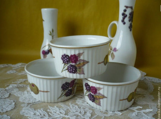 Drei Royal Worcester Evesham Porzellanschälchen mit Früchtedekor, 1980er England