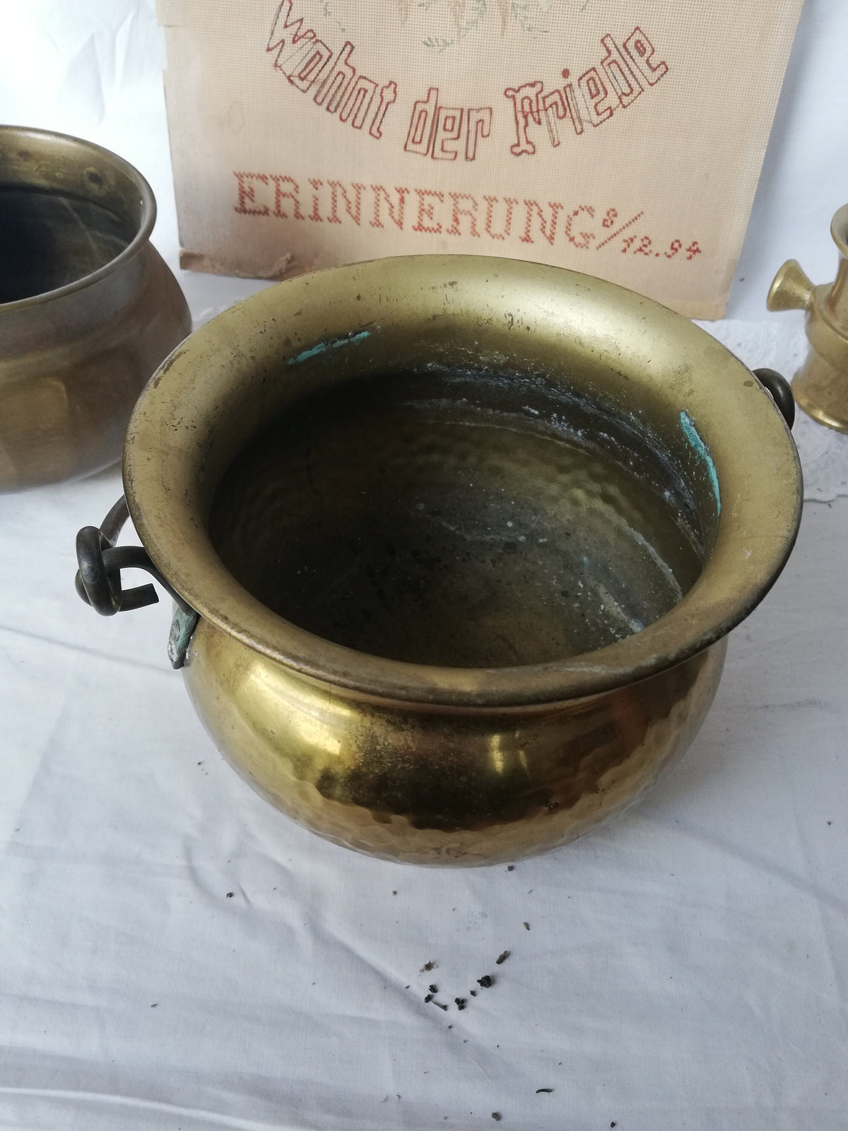 Drei kleine Füßchen an der Unterseite des Topfes