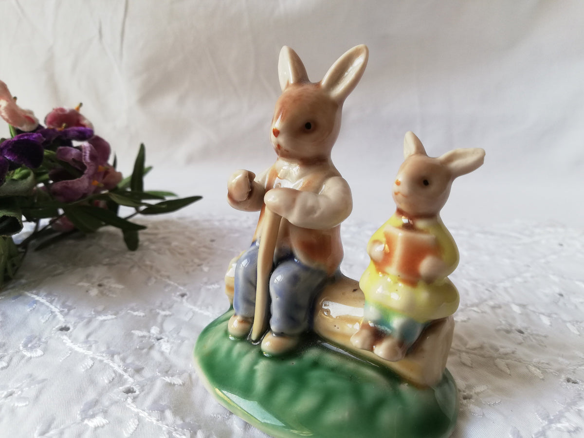 Rückansicht der Porzellanfigur