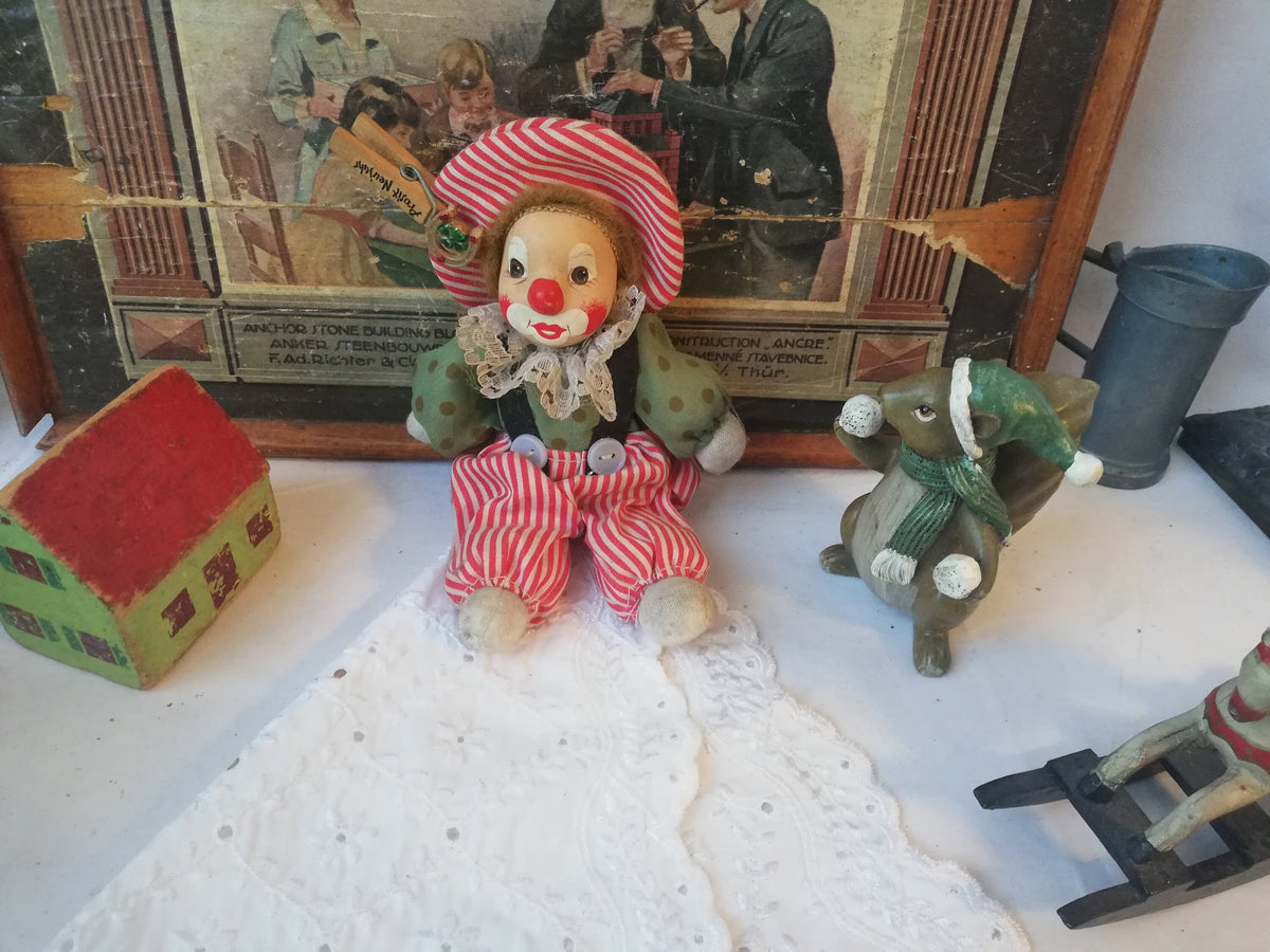 Bemaltes Keramikgesicht des Clowns
