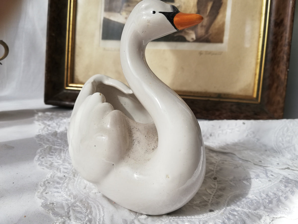 Flügel des Keramikschwans