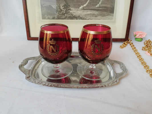 Zwei kleine Cognacgläser mit Napoleon-N und Goldrand – Gesamtansicht, Vintage Österreich 1980er