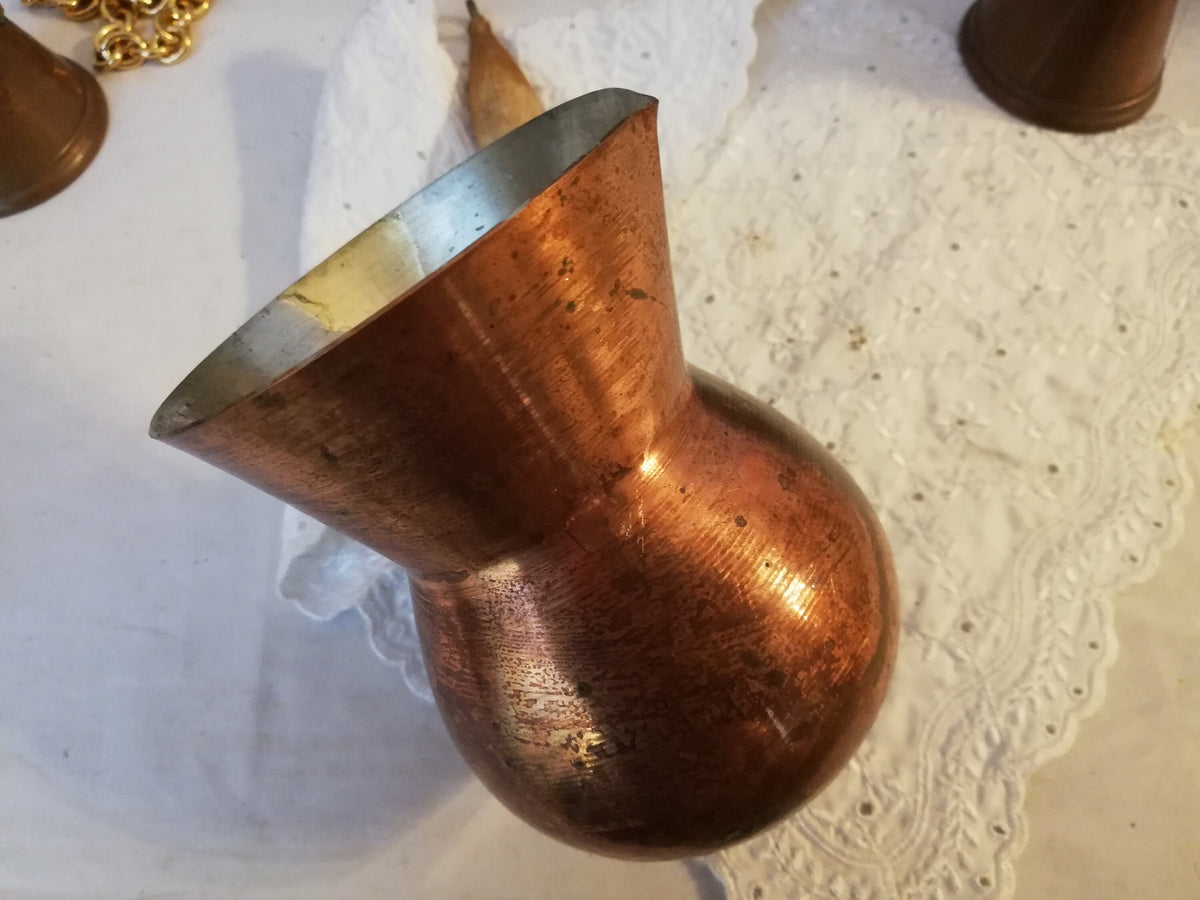 Patina auf dem Kupfer an einigen Stellen