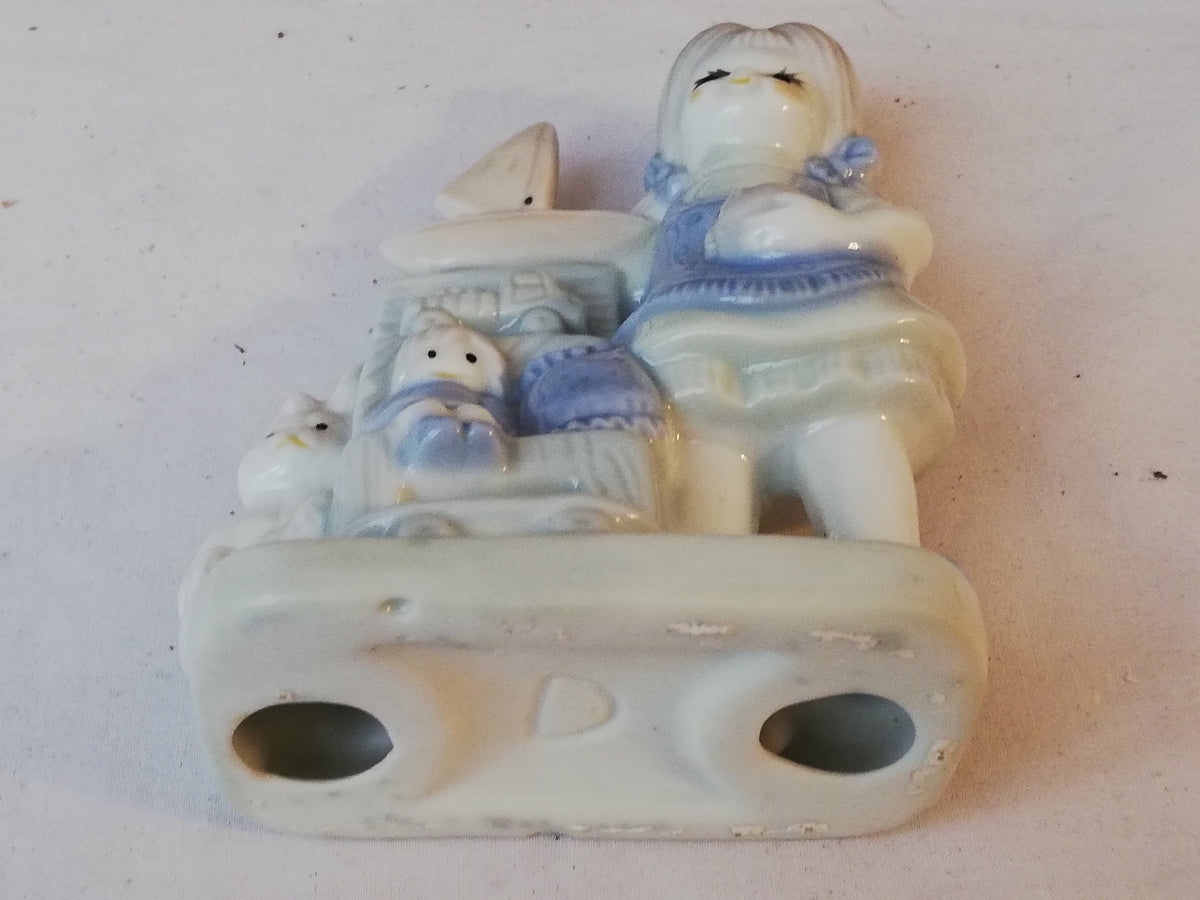 Unterseite der 8,5 cm breiten Figur