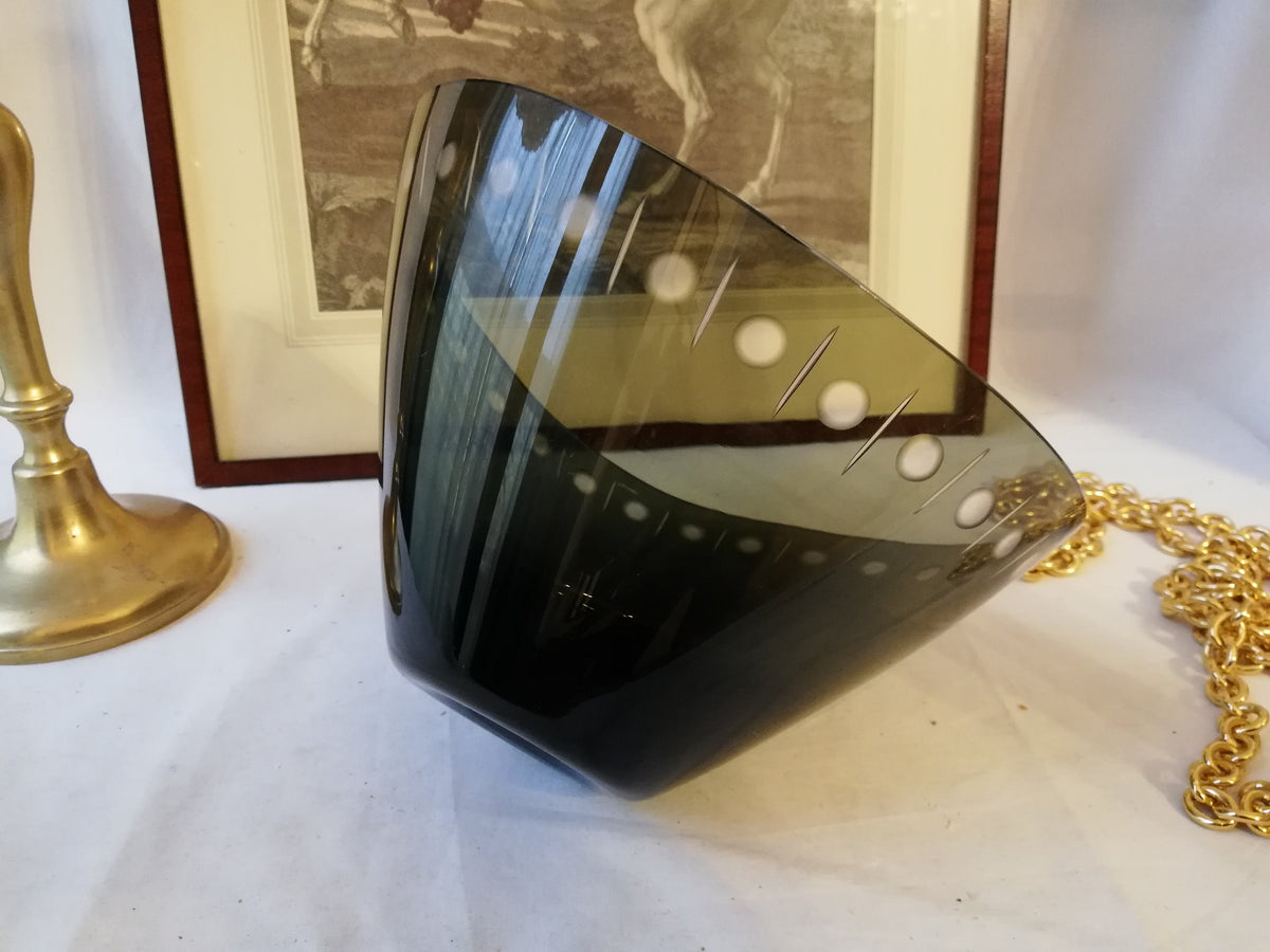 Glatte Außenfläche der 12 cm hohen Schale