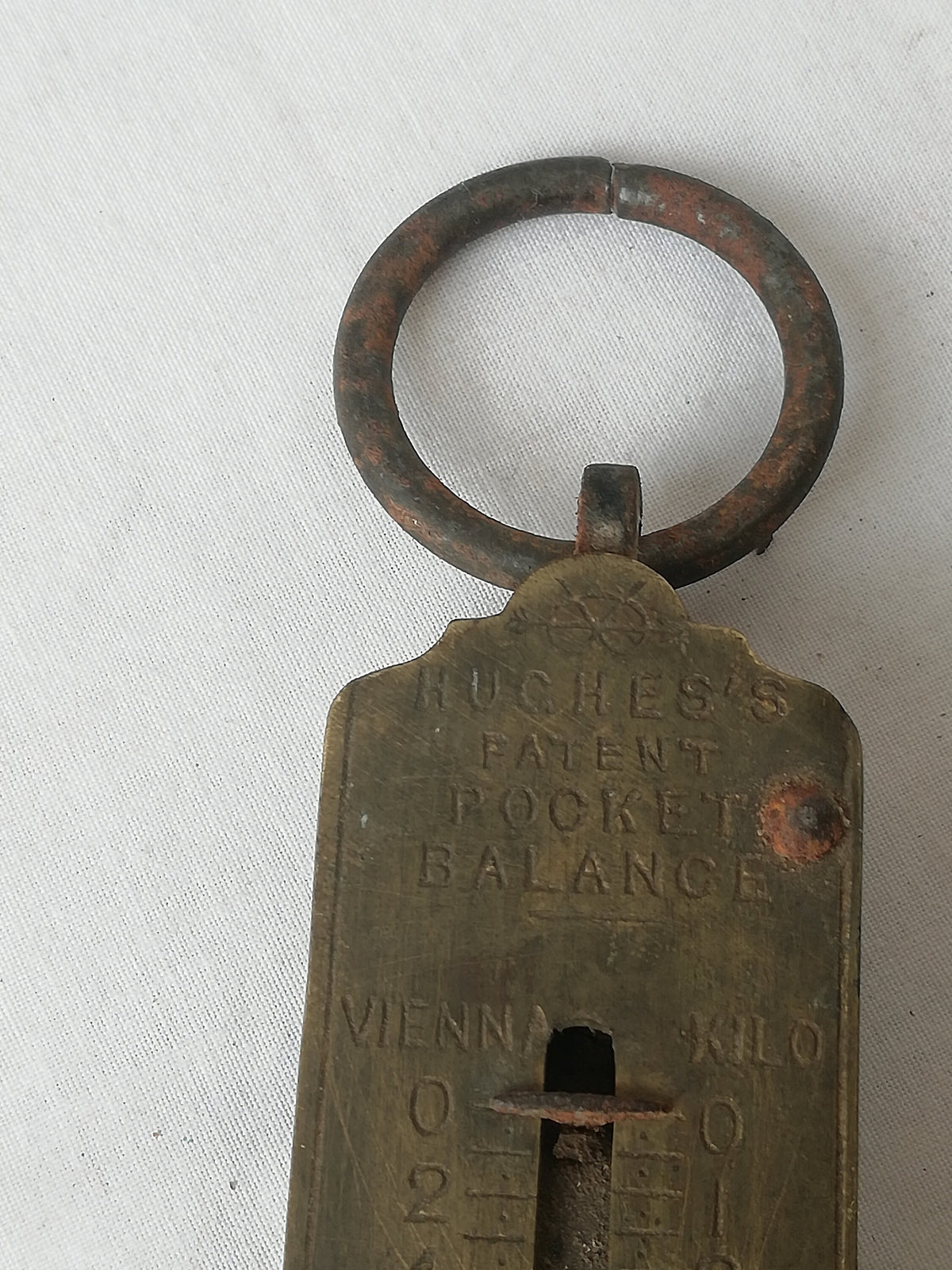 Skala mit Kilogramm und Wiener Pfund