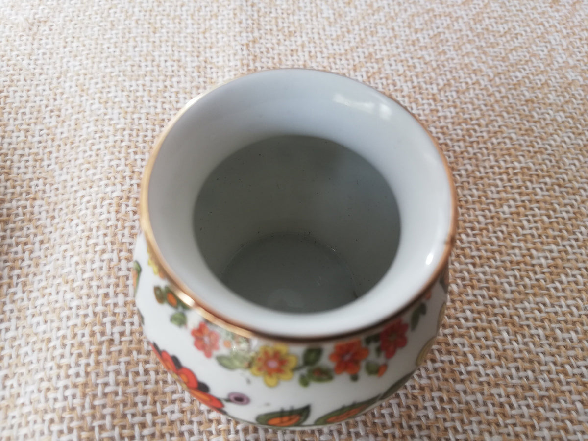 Small porcelain vase from Brazil, Porcelana Schmidt Brasil